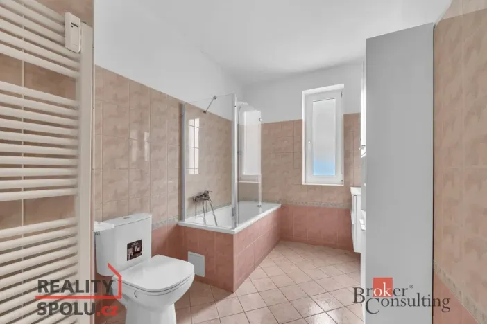 Pronájem bytu 2+kk, Hradec Králové - Kukleny, Pražská třída, 52 m2