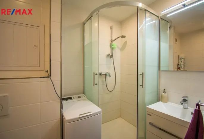 Pronájem bytu 2+1, Hradec Králové - Slezské Předměstí, Myslivečkova, 43 m2