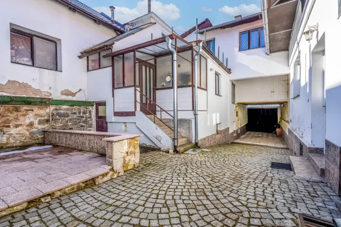 Prodej rodinného domu, Úsobí, 365 m2