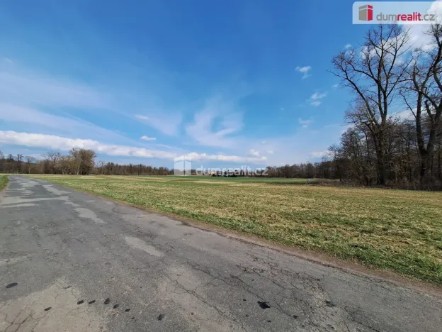 Prodej pole, Loukov, 23392 m2