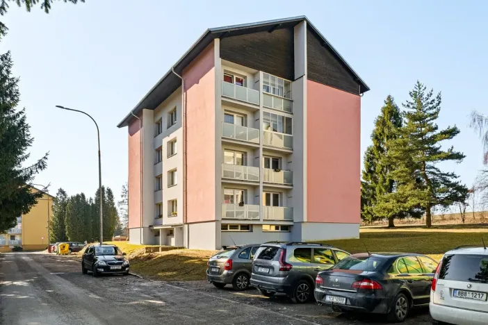 Prodej bytu 3+1, Studená, Komenského, 74 m2