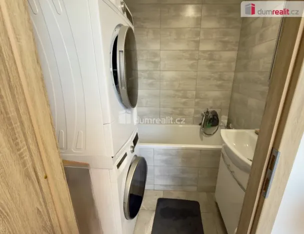 Pronájem bytu 2+1, Ústí nad Labem - Střekov, Tolstého, 64 m2