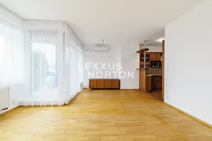 Prodej bytu 2+kk, Praha - Libeň, Nad Okrouhlíkem, 66 m2