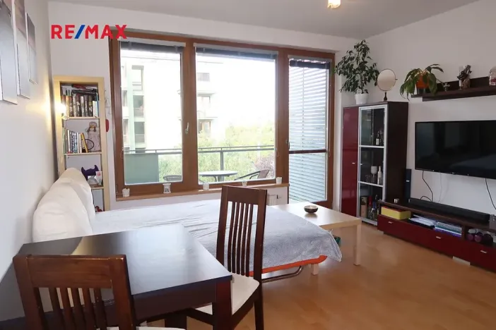 Pronájem bytu 1+kk, Praha - Hloubětín, Nepelova, 30 m2