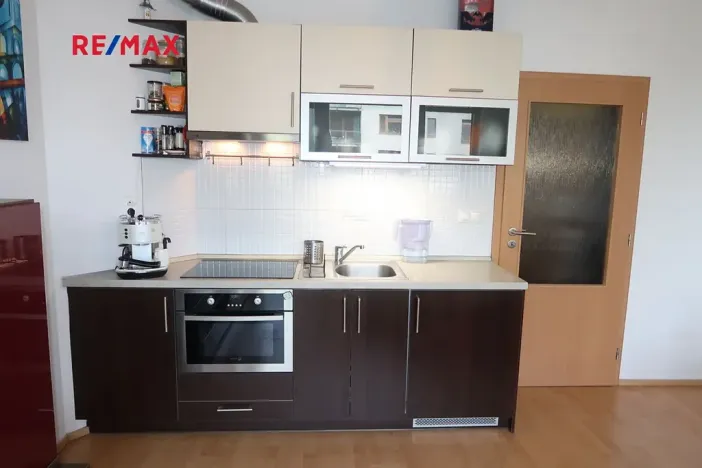 Pronájem bytu 1+kk, Praha - Hloubětín, Nepelova, 30 m2