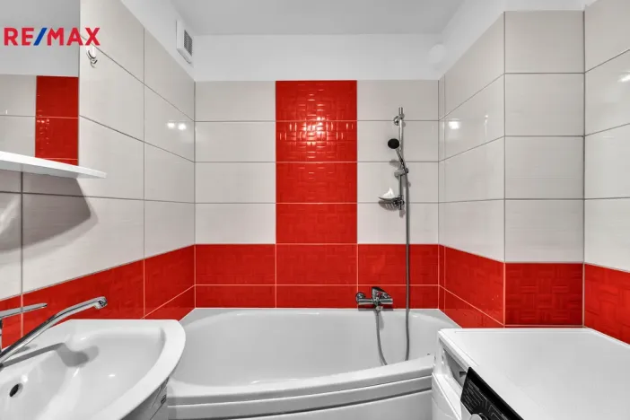 Prodej bytu 3+1, Ostroměř, T. G. Masaryka, 68 m2