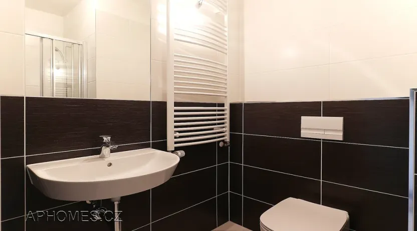 Pronájem bytu 1+kk, Praha - Vysočany, Pod Harfou, 40 m2