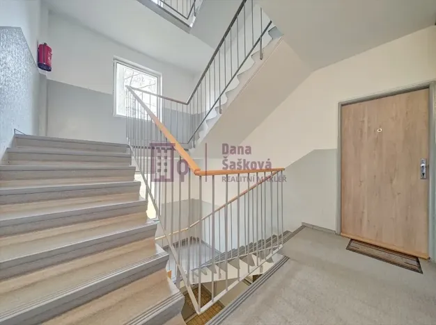 Pronájem bytu 2+1, Jindřichův Hradec, sídliště U Nádraží, 50 m2