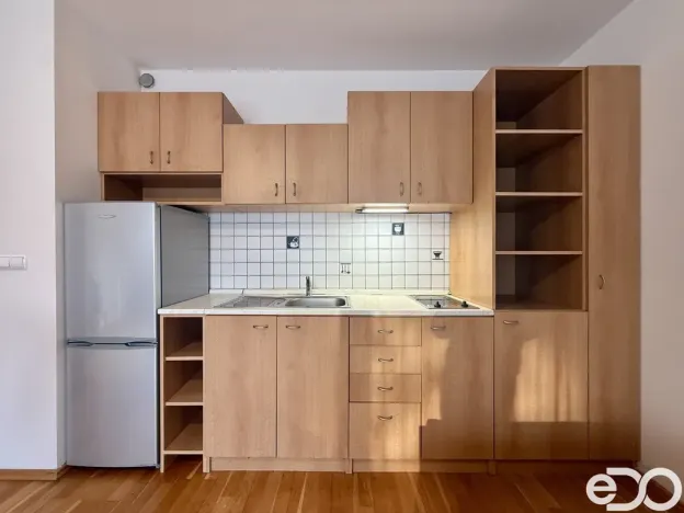 Pronájem bytu 1+kk, Praha, Tibetská, 34 m2