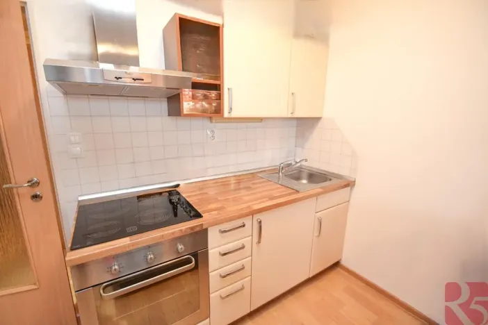 Prodej bytu 1+kk, Praha - Vysočany, Podkovářská, 39 m2