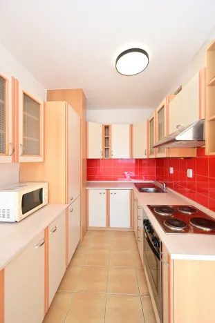 Pronájem bytu 2+kk, Praha - Bohnice, Zelenohorská, 42 m2