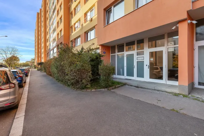 Pronájem bytu 2+kk, Praha - Bohnice, Zelenohorská, 42 m2