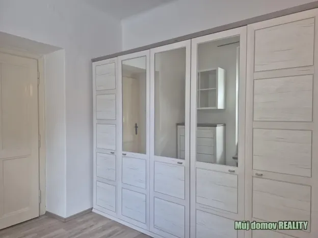 Pronájem bytu 2+1, Praha - Žižkov, Žerotínova, 70 m2