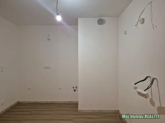 Pronájem bytu 1+kk, Praha - Dolní Měcholupy, Honzíkova, 41 m2