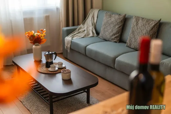 Pronájem bytu 2+kk, Praha - Vysočany, Kolbenova, 60 m2