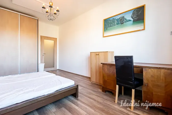 Pronájem bytu 2+kk, Praha, Ruská, 47 m2