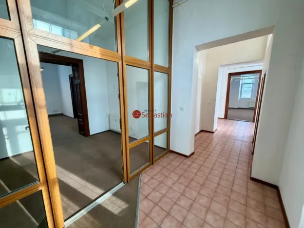 Pronájem kanceláře, Pardubice - Zelené Předměstí, třída Míru, 182 m2