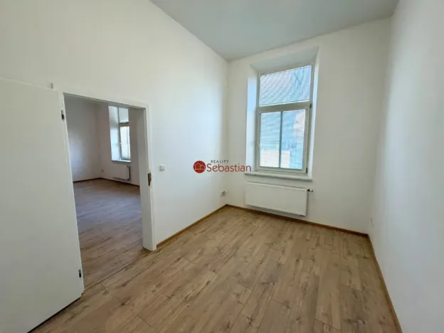 Pronájem kanceláře, Pardubice - Zelené Předměstí, třída Míru, 71 m2