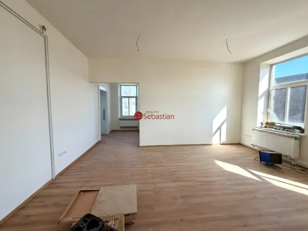 Pronájem kanceláře, Pardubice - Zelené Předměstí, třída Míru, 106 m2