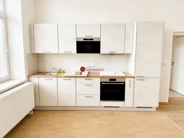 Pronájem kanceláře, Pardubice - Zelené Předměstí, třída Míru, 106 m2