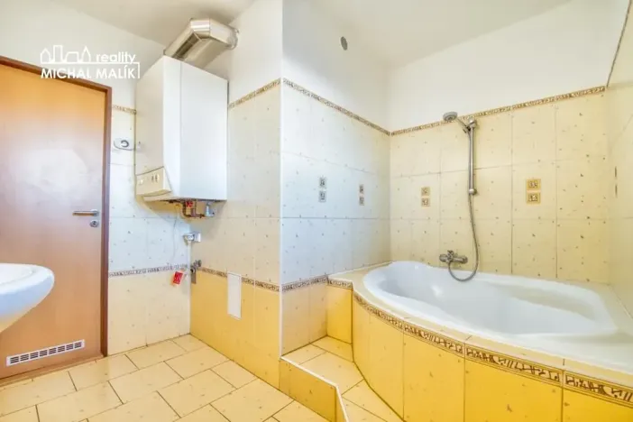 Pronájem bytu 2+1, Hranice, Nádražní, 47 m2