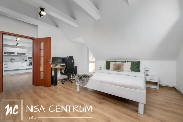 Pronájem bytu 2+kk, Liberec, Chrastavská, 89 m2