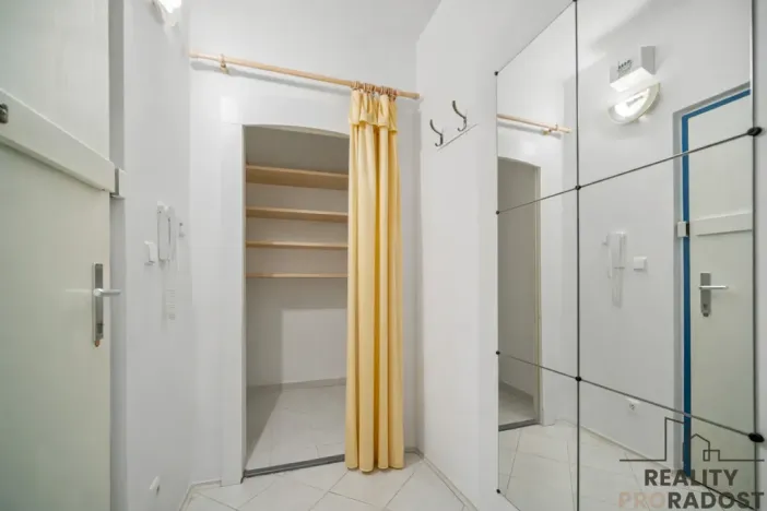 Pronájem bytu 2+kk, Pardubice - Polabiny, Lonkova, 46 m2