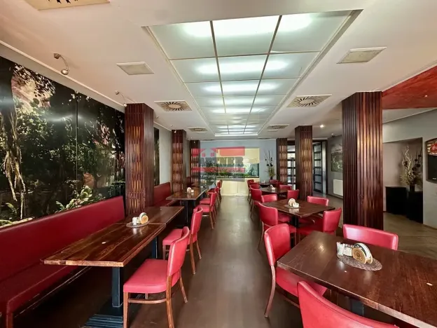 Prodej komerční nemovitosti, Veselí nad Lužnicí, náměstí T. G. Masaryka, 1037 m2