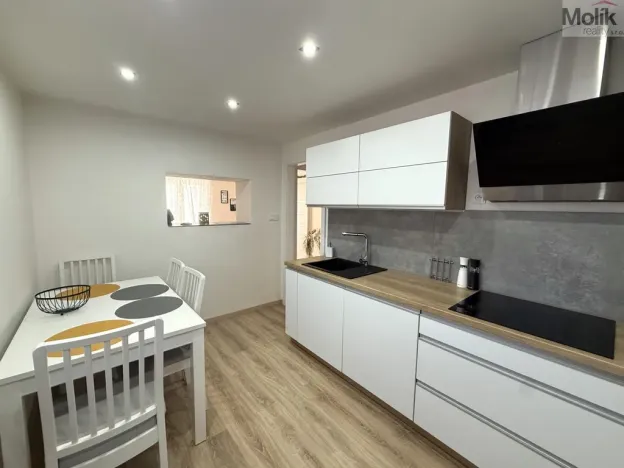 Prodej bytu 2+1, Meziboří, Okružní, 58 m2