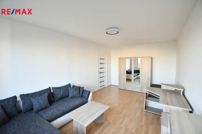 Pronájem bytu 1+1, Hradec Králové - Nový Hradec Králové, třída Edvarda Beneše, 40 m2