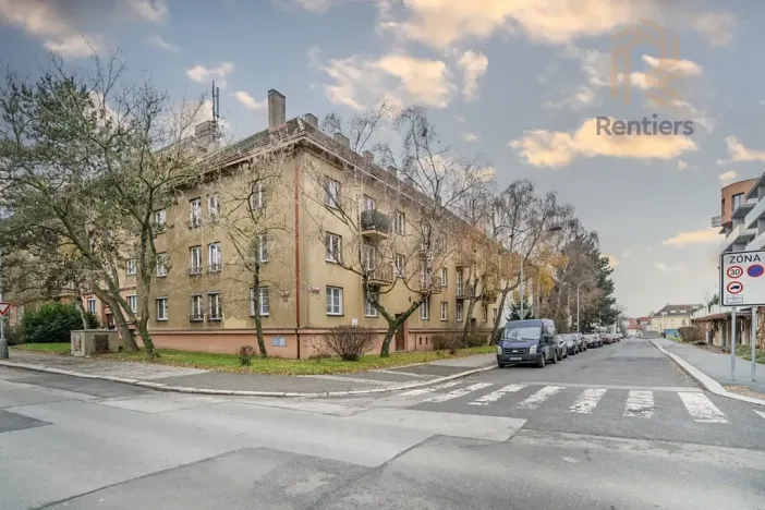 Pronájem bytu 2+1, Praha - Kobylisy, Březiněveská, 69 m2