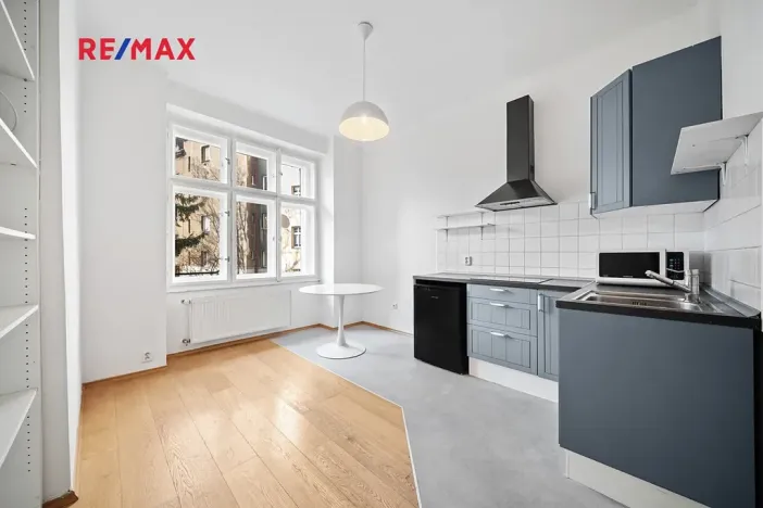 Prodej bytu 2+kk, Praha - Vršovice, Vršovické náměstí, 38 m2