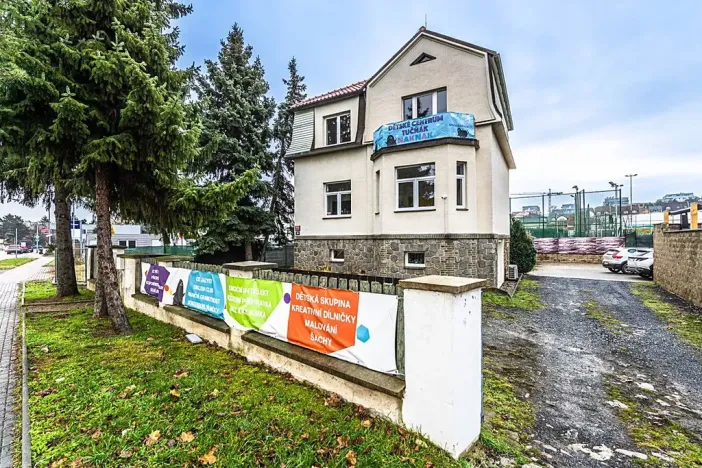 Pronájem vily, Praha - Štěrboholy, Ústřední, 280 m2