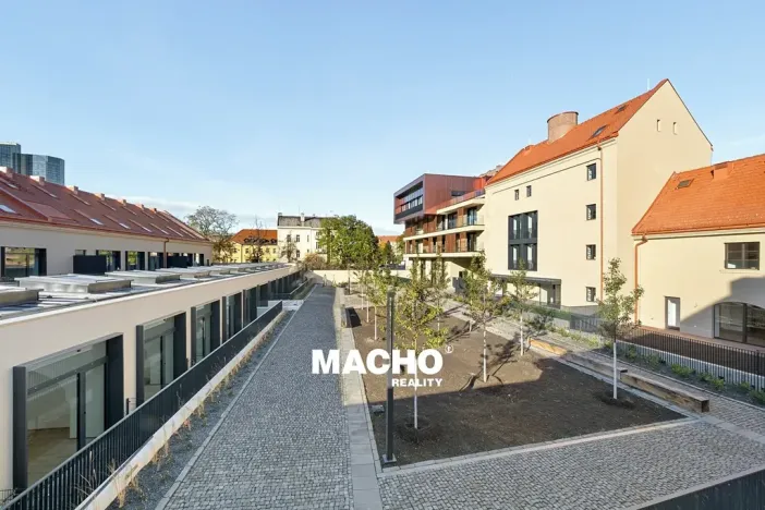 Pronájem bytu 1+kk, Praha, Bělehradská, 26 m2