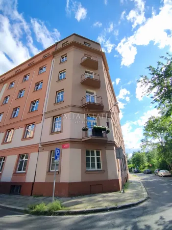 Prodej bytu 3+kk, Karlovy Vary, nábřeží Jana Palacha, 91 m2