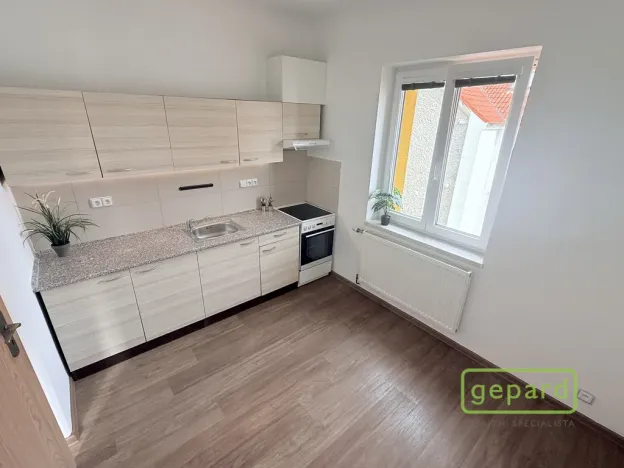Pronájem bytu 2+1, Dobříš, náměstí Svobody, 64 m2