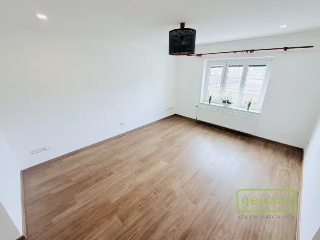 Pronájem bytu 2+1, Dobříš, náměstí Svobody, 64 m2