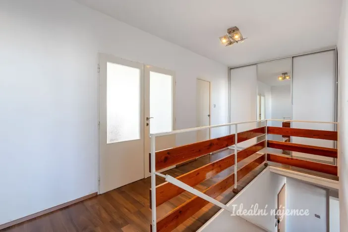 Pronájem bytu 4+kk, Praha, V Štíhlách, 80 m2