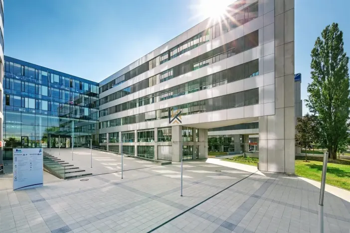 Pronájem kanceláře, Praha - Nusle, Na hřebenech II, 343 m2