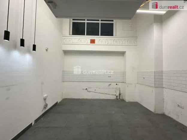 Pronájem obchodního prostoru, Brno - Brno-město, Nádražní, 14 m2