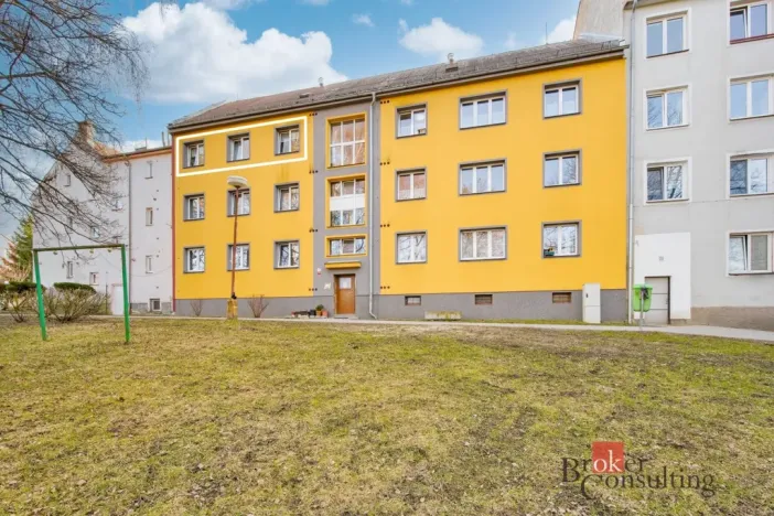 Prodej bytu 4+1, Aš, Skřivánčí, 75 m2