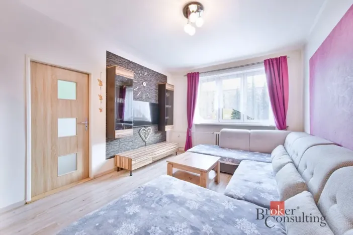 Prodej bytu 4+1, Aš, Skřivánčí, 75 m2