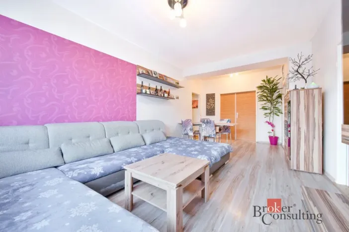 Prodej bytu 4+1, Aš, Skřivánčí, 75 m2