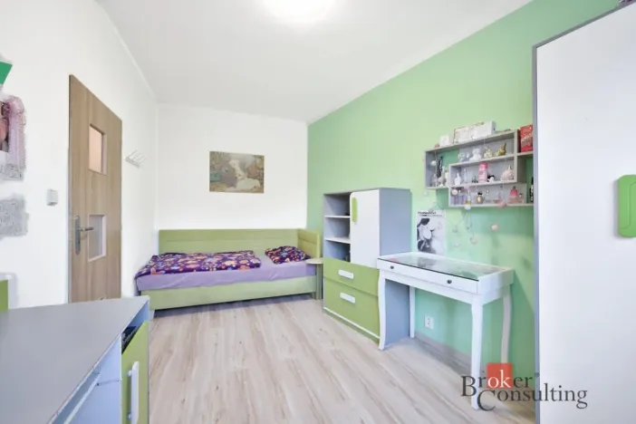 Prodej bytu 4+1, Aš, Skřivánčí, 75 m2