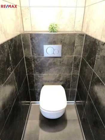 Pronájem bytu 2+1, Karlovy Vary - Drahovice, Gagarinova, 62 m2