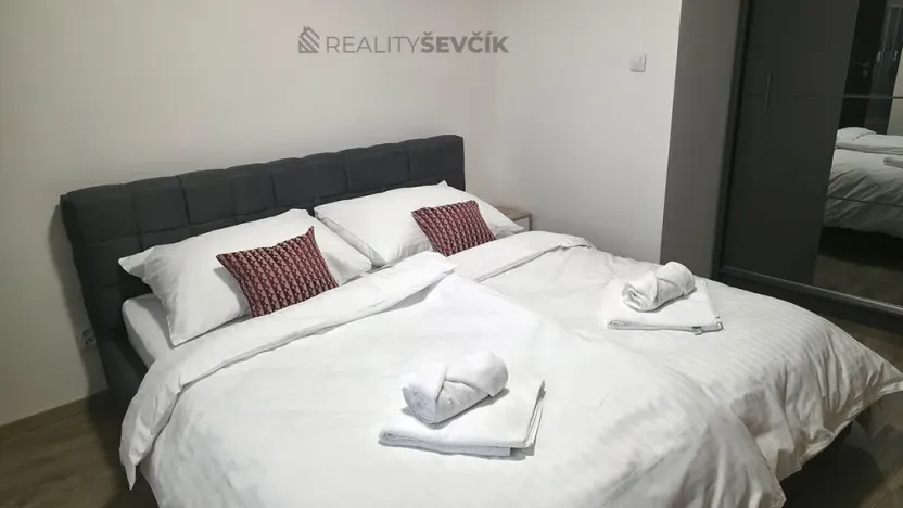 Pronájem bytu 2+kk, České Budějovice - České Budějovice 6, Novohradská, 52 m2