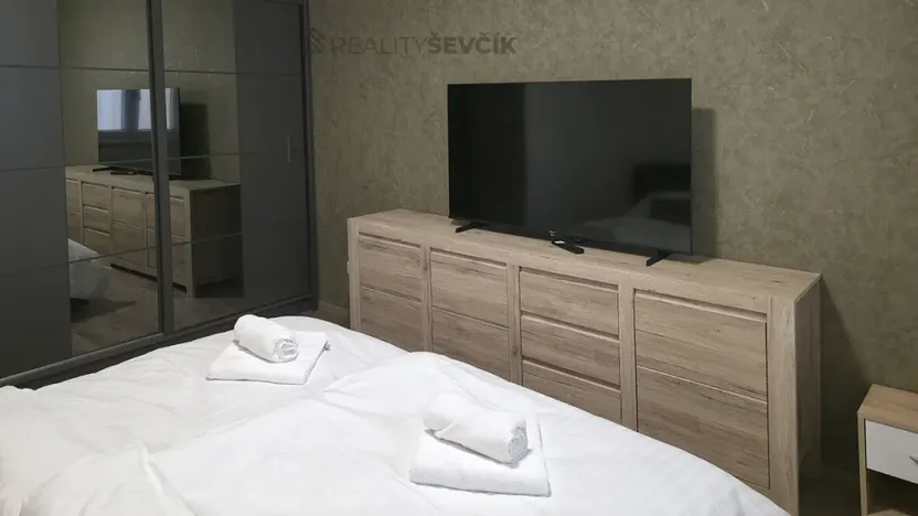 Pronájem bytu 2+kk, České Budějovice - České Budějovice 6, Novohradská, 52 m2