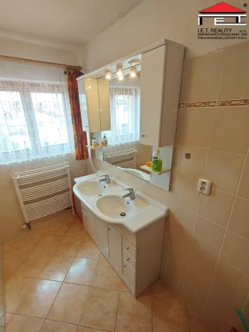 Pronájem bytu 4+1, Praha - Hostavice, Nežárská, 95 m2