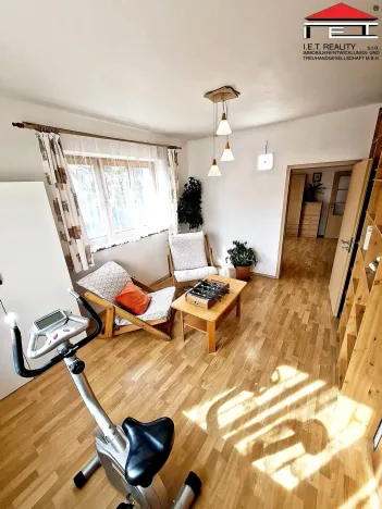 Pronájem bytu 4+1, Praha - Hostavice, Nežárská, 95 m2