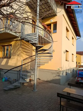 Pronájem bytu 4+1, Praha - Hostavice, Nežárská, 95 m2